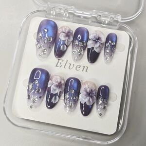 Elegant Purple Floral With Small Diamonds Handmade Press-On Nails Almond Shape